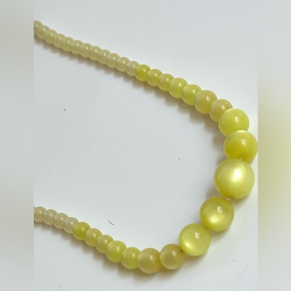 Vintage Yellow Moonglow Lucite Graduated Choker 13” w/ 2 1/2” Extender 40’s-50’s - Picture 9 of 16